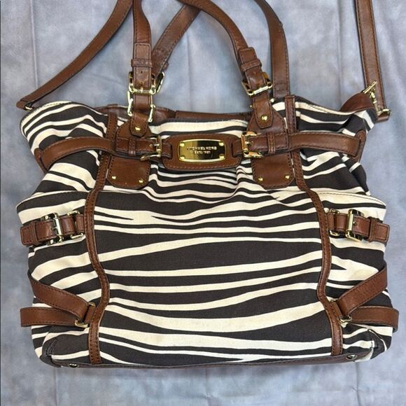 Michael Kors Bag - Picture 3 of 9